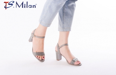 [Điểm mặt] Các mẫu giày sandal nữ 2019 'CỨU TINH' cho mùa hè nắng nóng